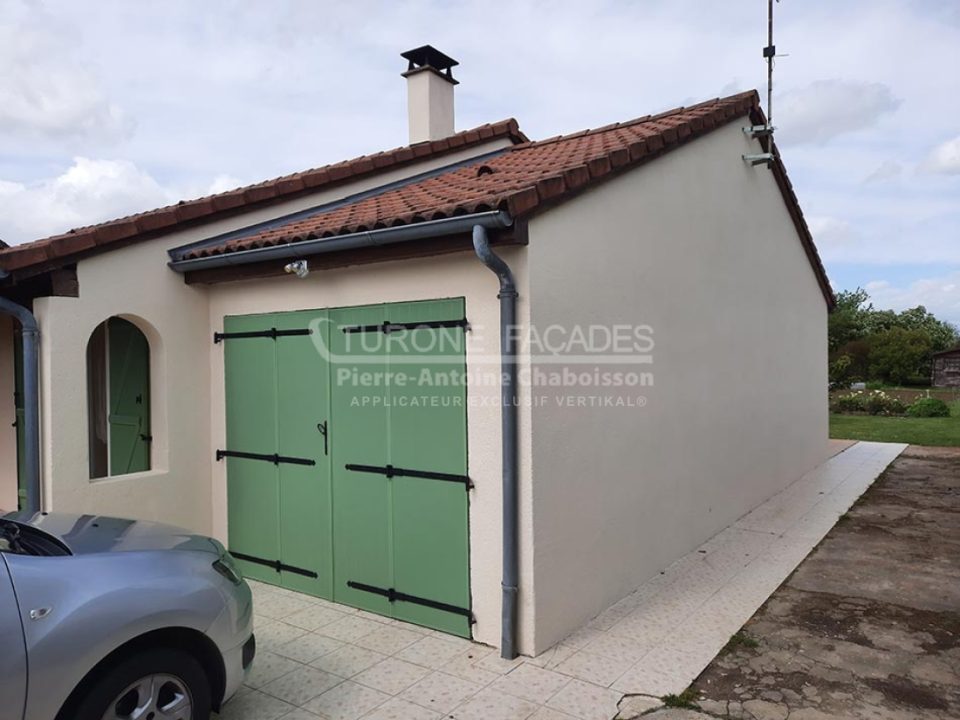 Après rénovation des façades à Saint-Cyr-sur-Loire, rénovation effectuée