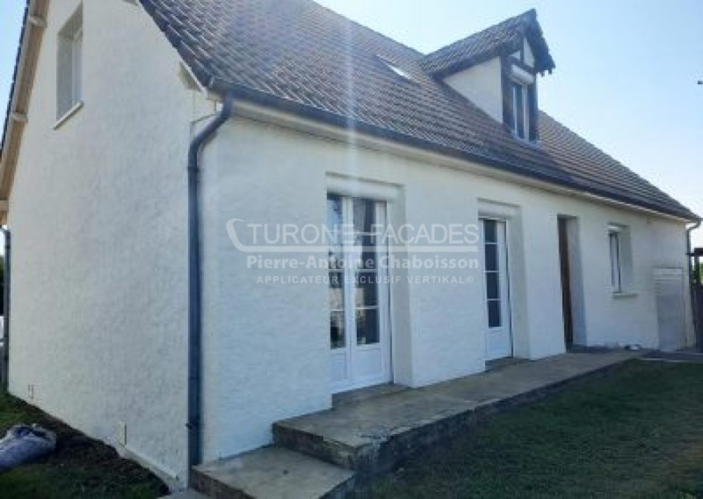 Turone Façades maison blanche portes fenêtres